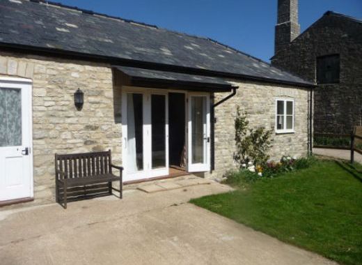 Dorset Farm Cottage with Stabling Available