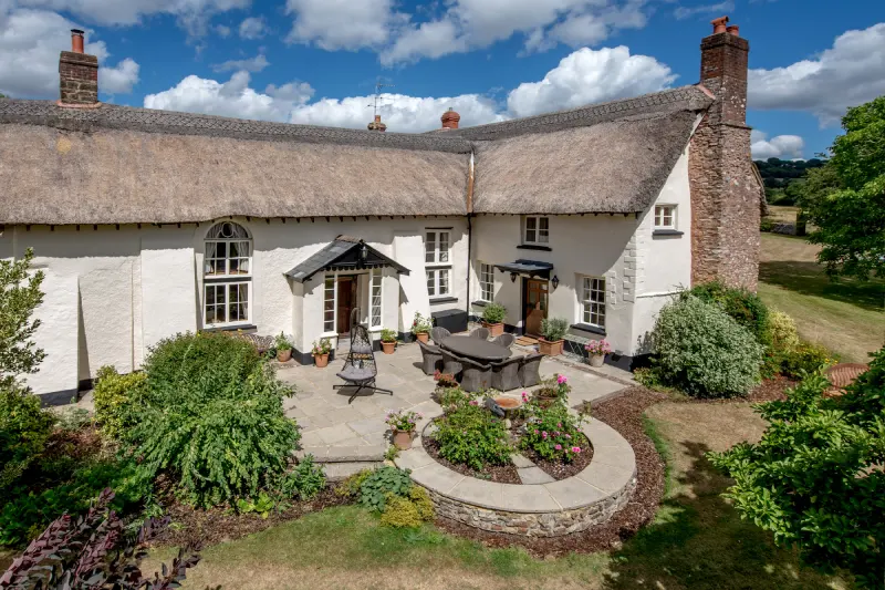 Luxury thatched farmhouse holiday