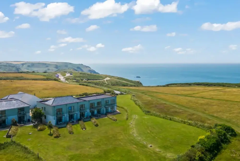 Doggy-friendly waterside retreat