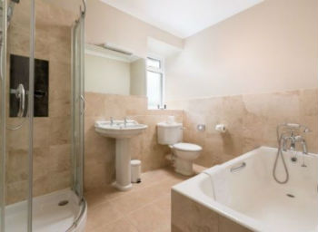 En-suite bathroom facilities