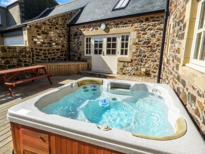 Scottish rural retreat with hot tub