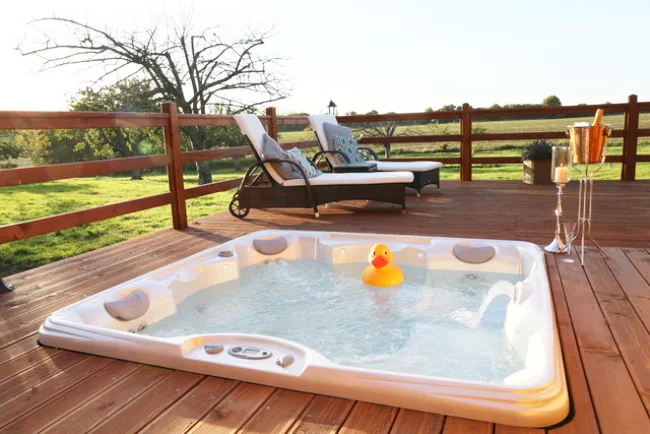Log cabin holiday with hot tub