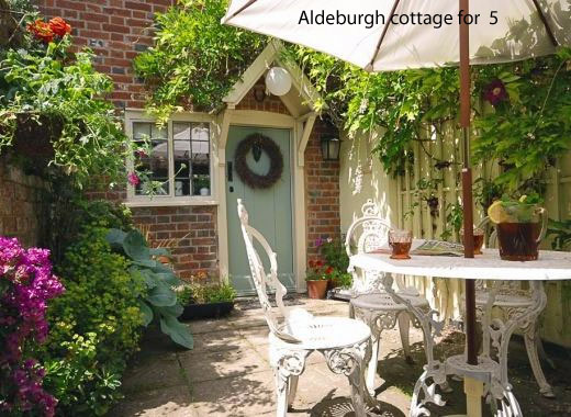 coastal cottage aldeburgh dogs welcome