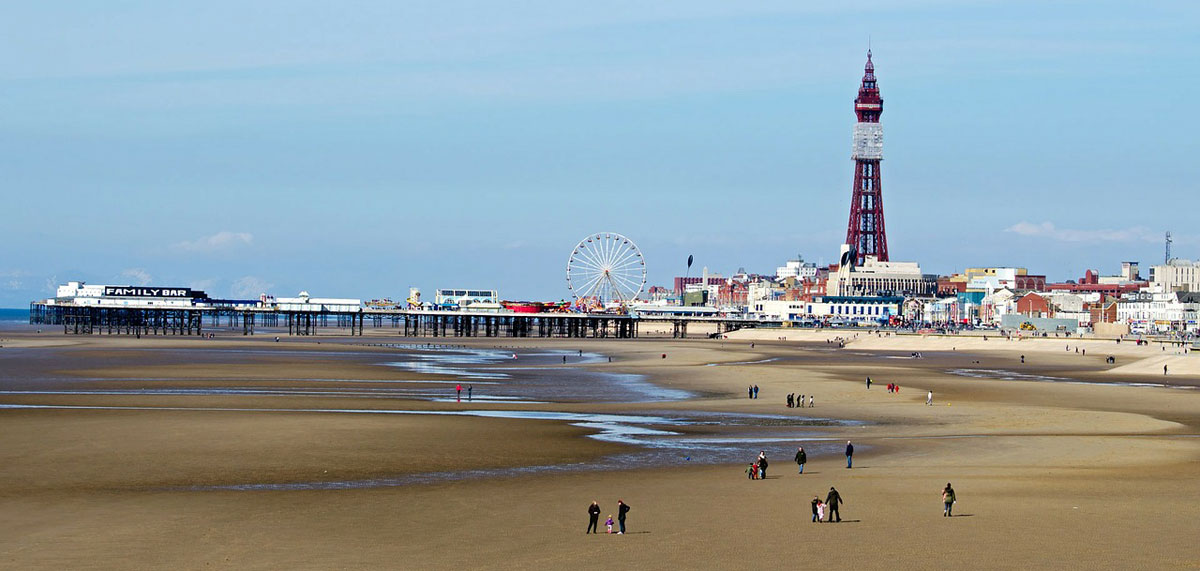 dog friendly holidays north west england blackpool