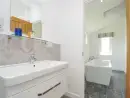 Ensuite bathroom at 1 Horizon View - thumbnail photo