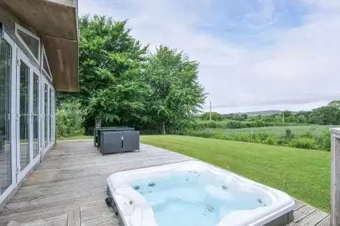 Private Hot Tub at 1 Horizon View, Cornwall