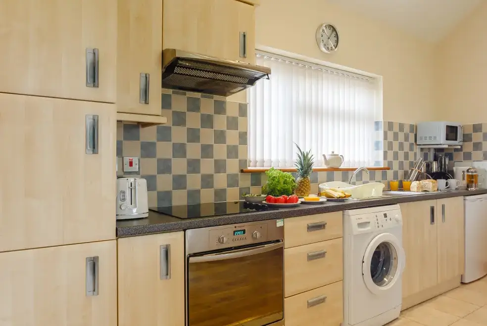 Kitchen/diner at 2 Black Horse Cottage, North Wales 
