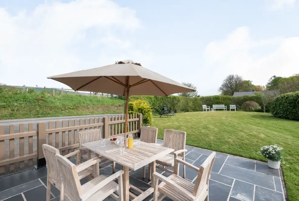 Patio area at 2 Siluria Cottage