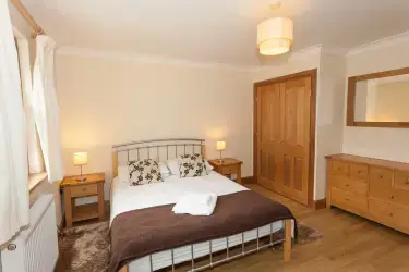 West Lothian Cottages with parking  