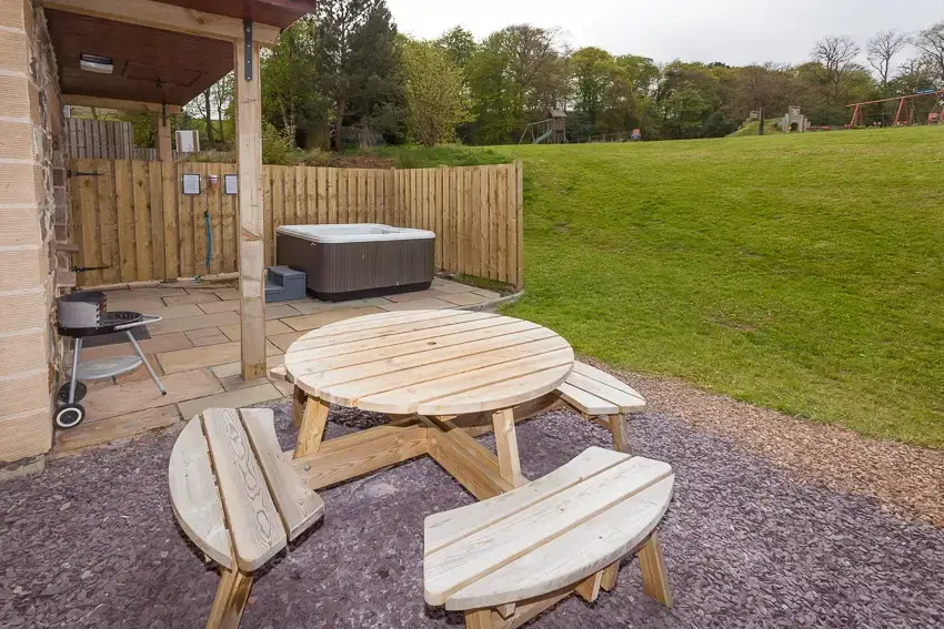 Patio area at 3 Bedroom Rental at Williamscraig Holiday Cottages
