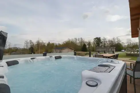 Private Hot Tub at 4 Meadow Retreat, Cornwall