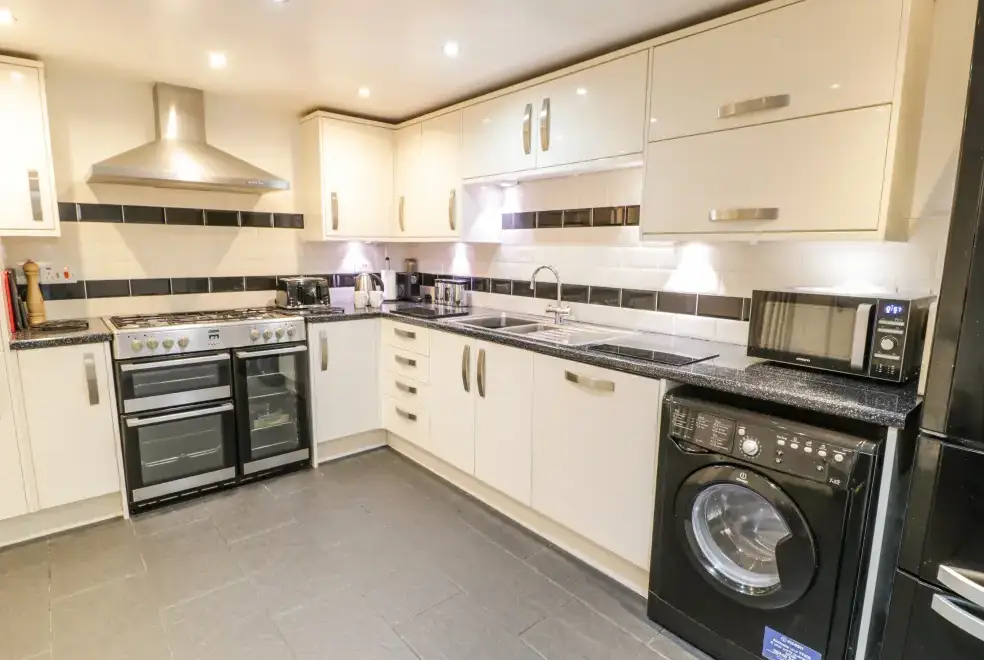 Well equipped kitchen at 5 Ivy Terrace