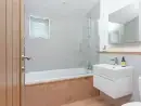 Family bathroom at 5 Southern Place - thumbnail photo
