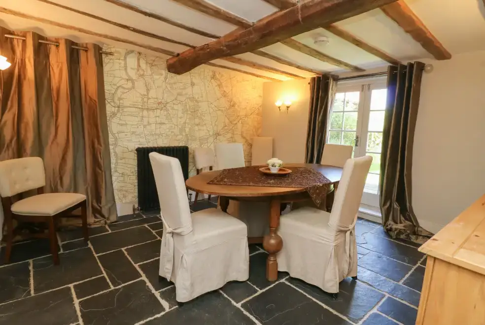 Dining room at 54 Bridge Street