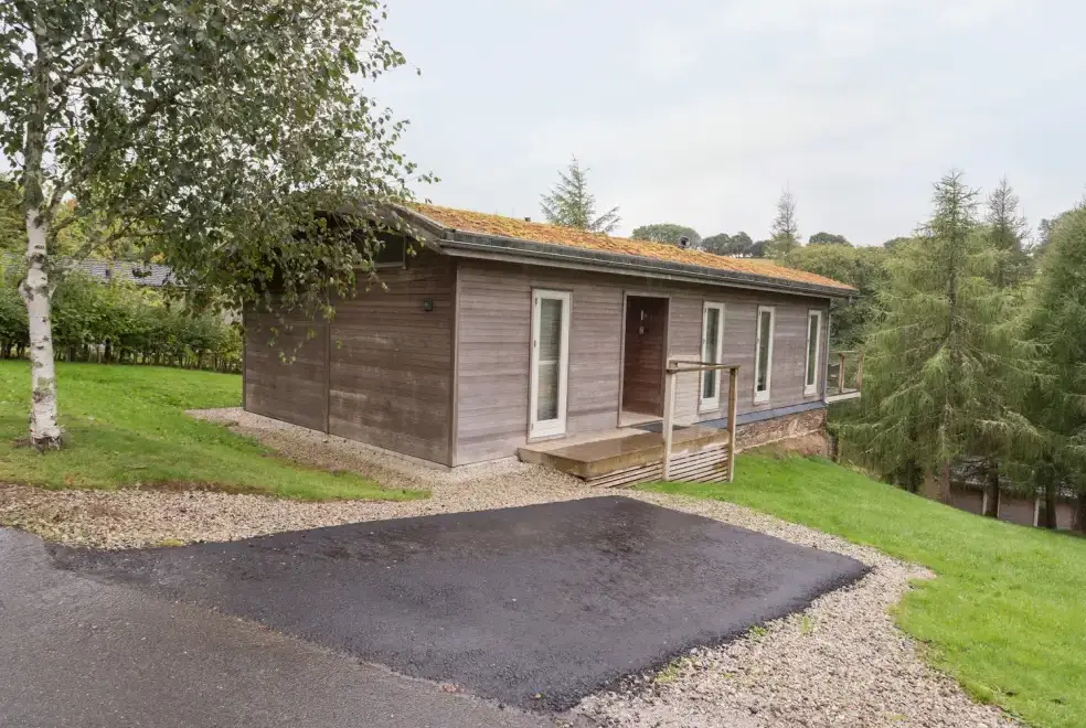 6 Lake View, from the outside