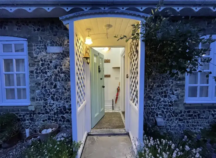 All Seasons Cottage Breaks - Flint Cottage, from the outside