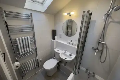 Family bathroom at All Seasons Cottage Breaks - Flint Cottage, Suffolk