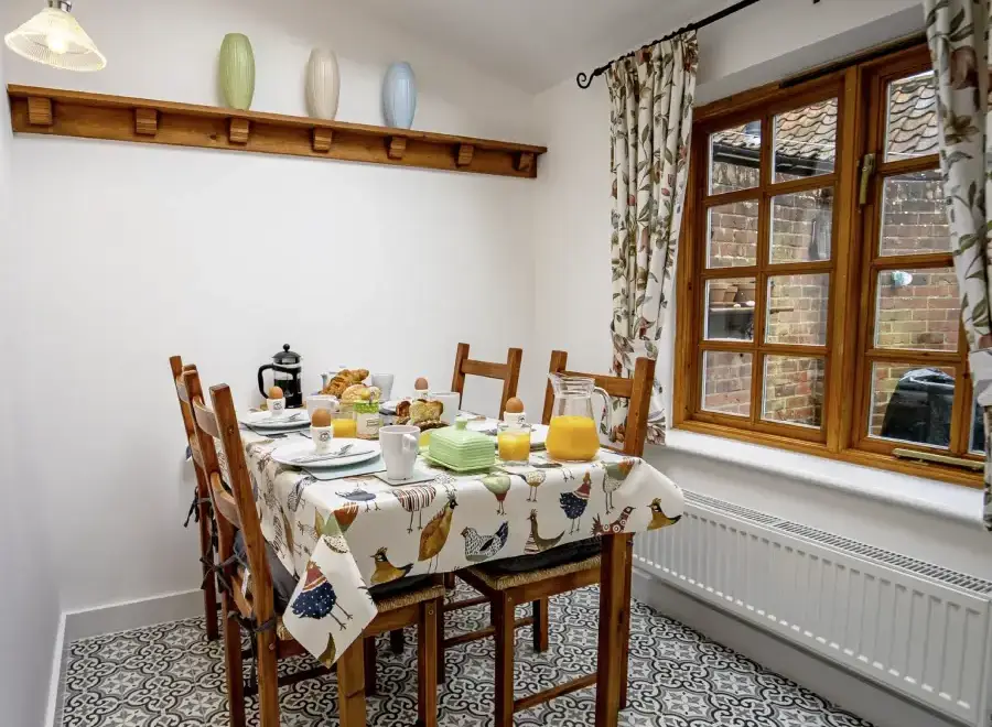 Dining room at All Seasons Cottage Breaks - Flint Cottage