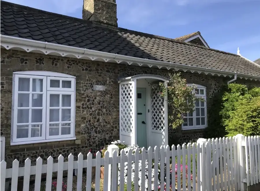 All Seasons Cottage Breaks - Flint Cottage, from the outside