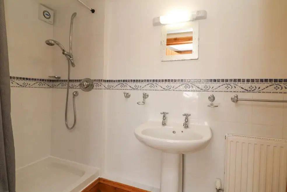 Shower room at Apple Barn