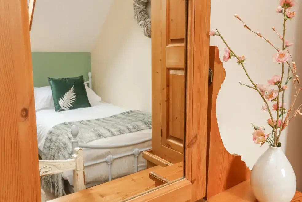 Bedroom at Apple Barn