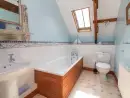 Family bathroom at Apple Barn - thumbnail photo