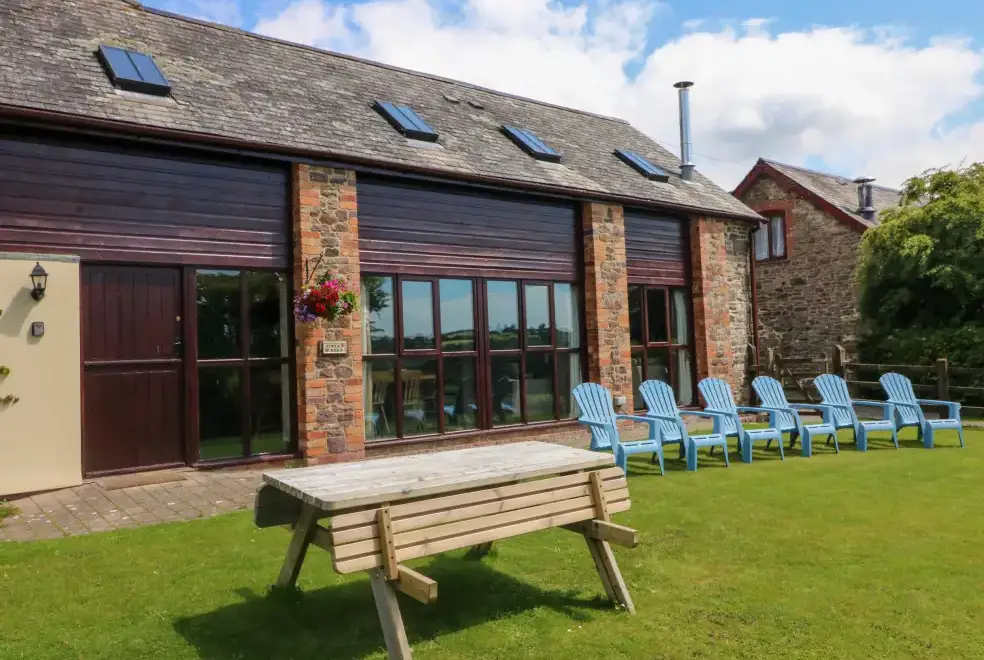 Apple Barn, from the outside