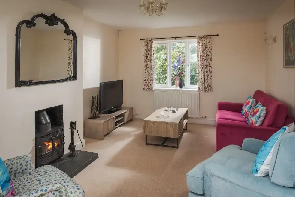 Lounge at Apple Cottage 