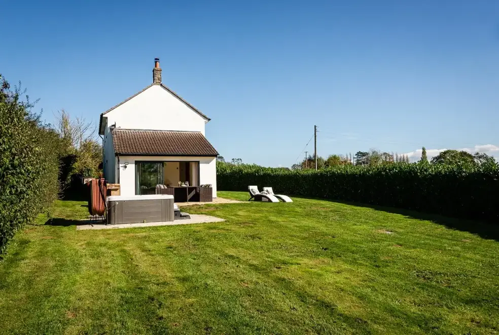 Apple Cottage , from the outside