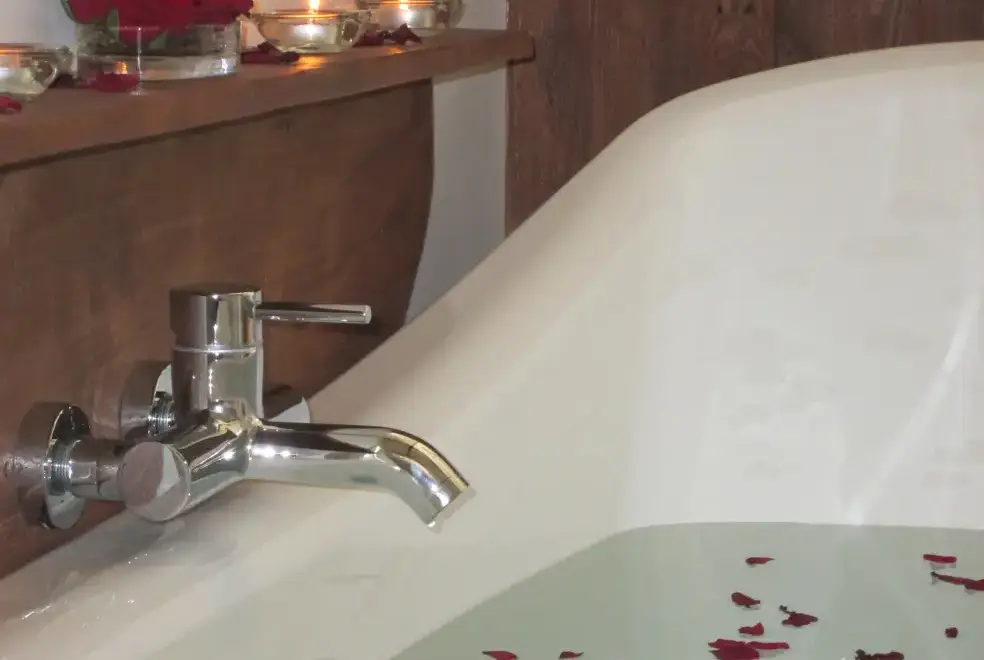 Ensuite bathroom at Apple Loft at Twistgates Farm Cottages