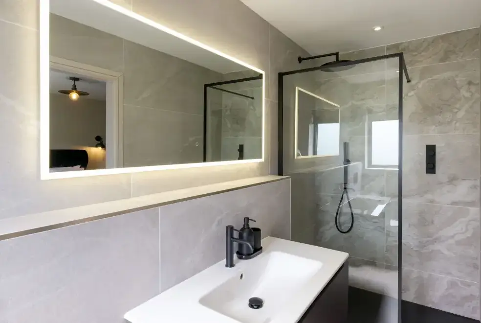 Shower room at Archstone House