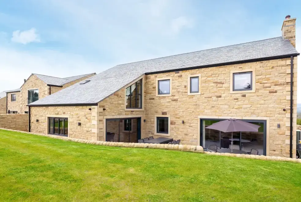 Archstone House, from the outside