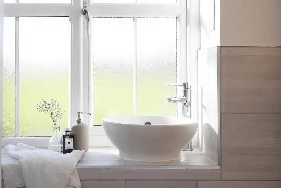 Ensuite bathroom at Ash Cottage