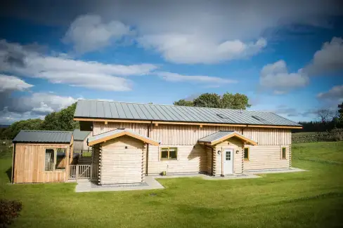 Atlas, Highland, from the outside