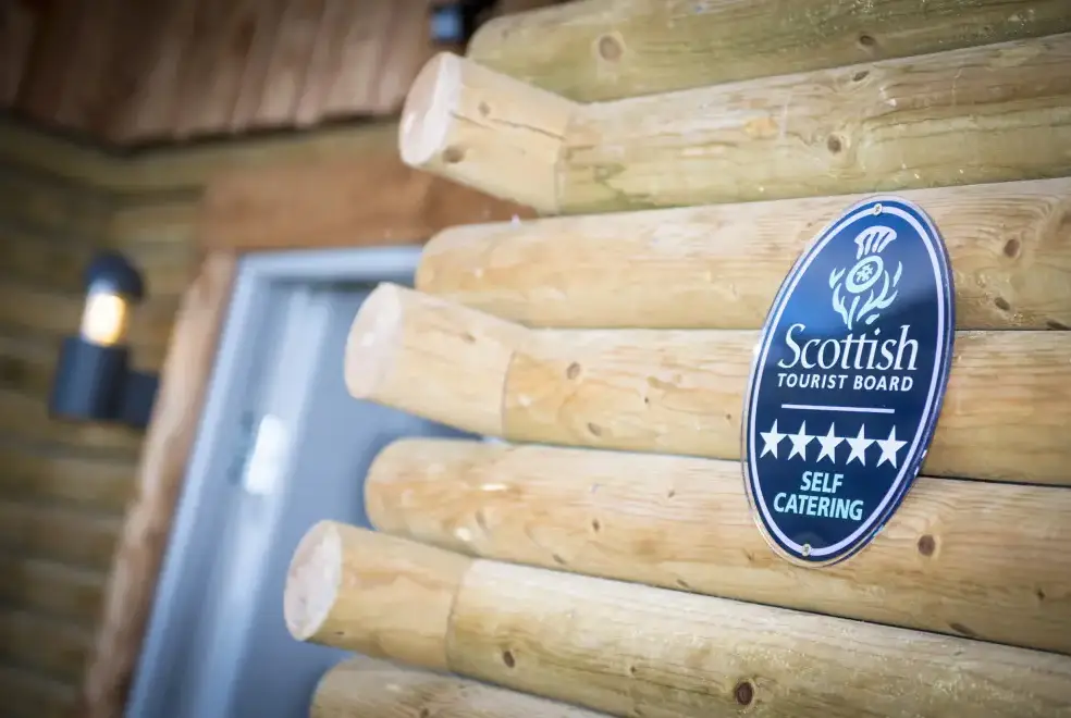 Aurae, from the outside