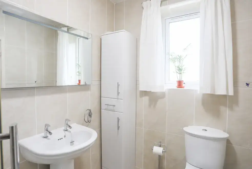 Family bathroom at Awelfryn