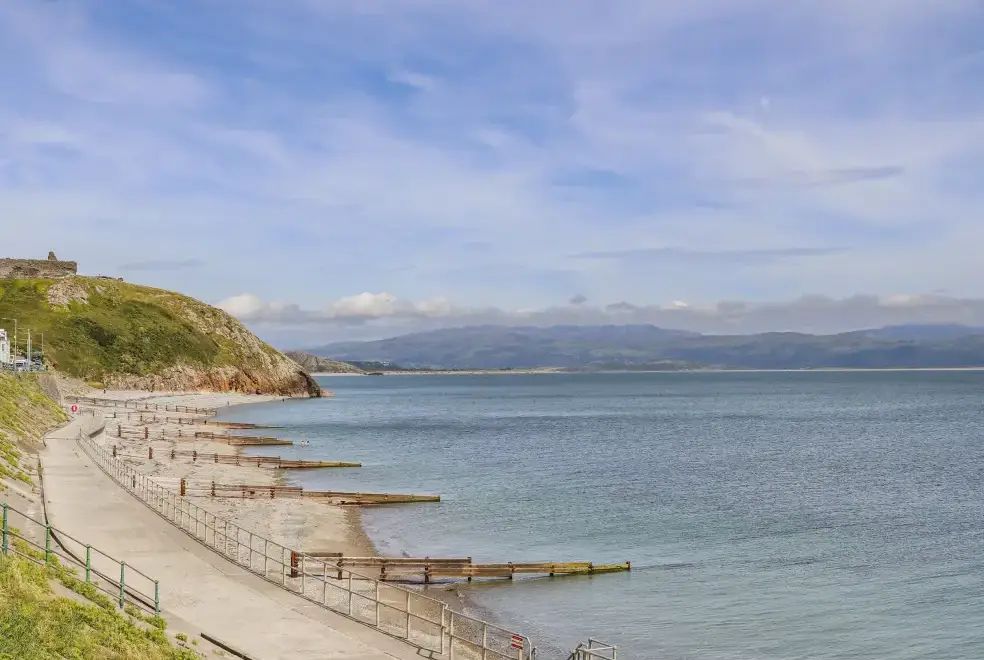 Coastal scenes near Awelfryn