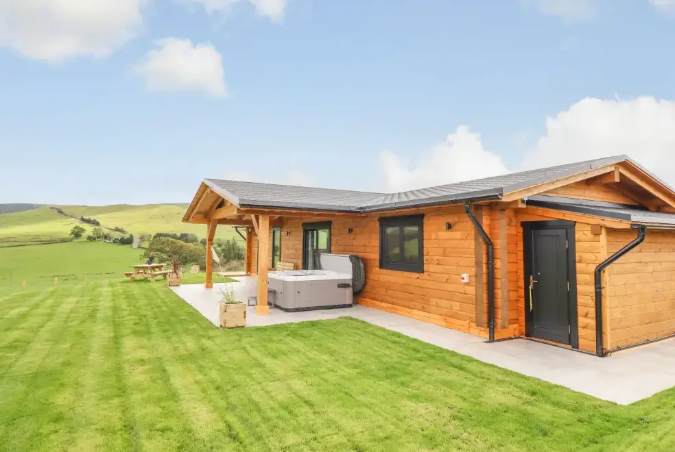 Bacheiddon Log Cabin, from the outside