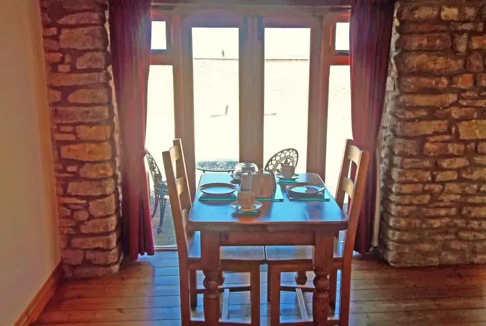 Kitchen/diner at Badger at Coombe Barn Cottages