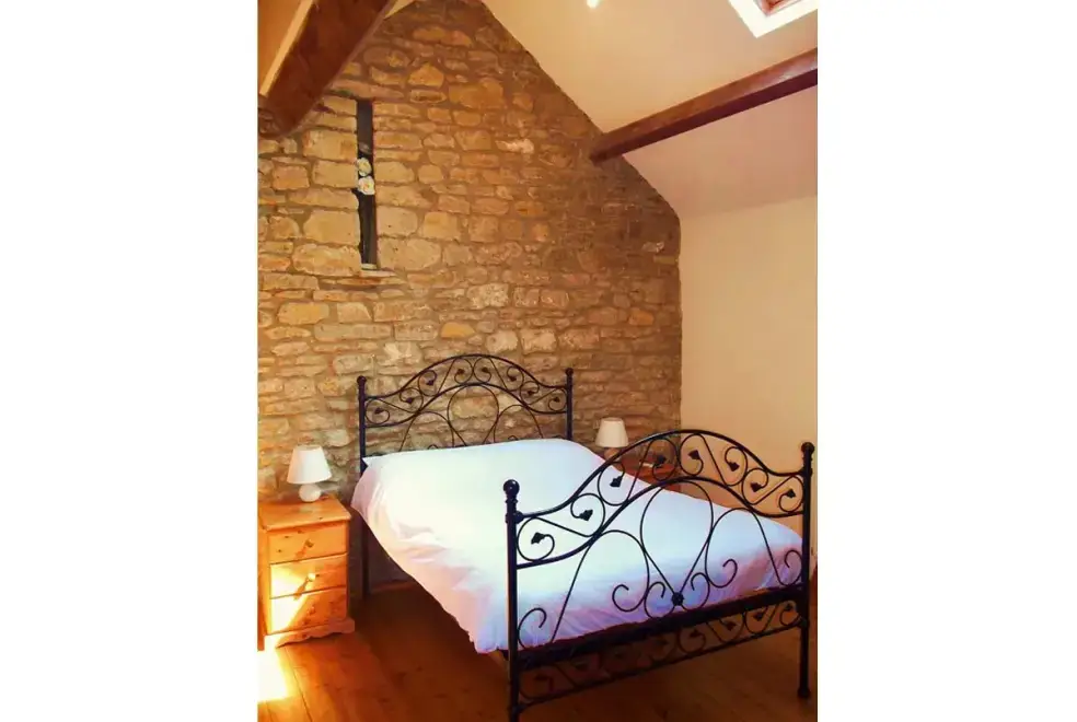 Bedroom at Badger at Coombe Barn Cottages