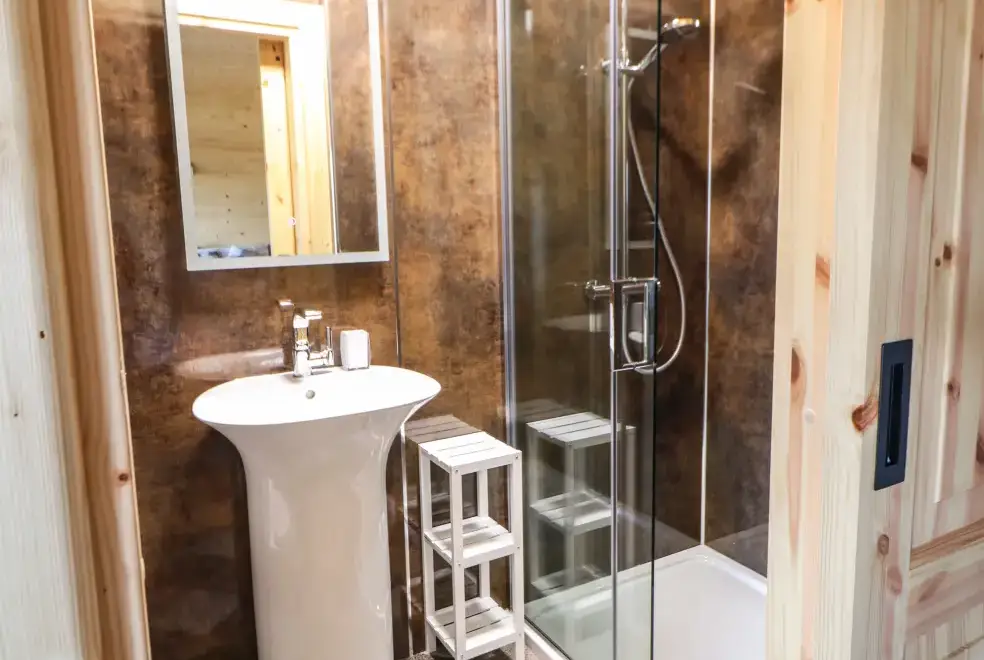 Shower room at Badgers Sett