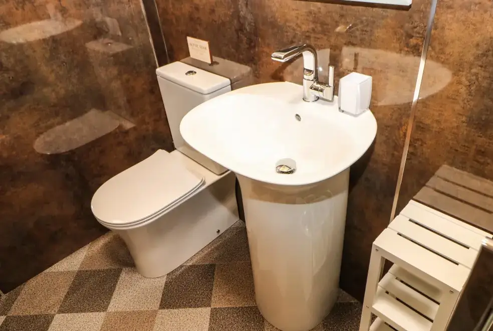 Shower room at Badgers Sett