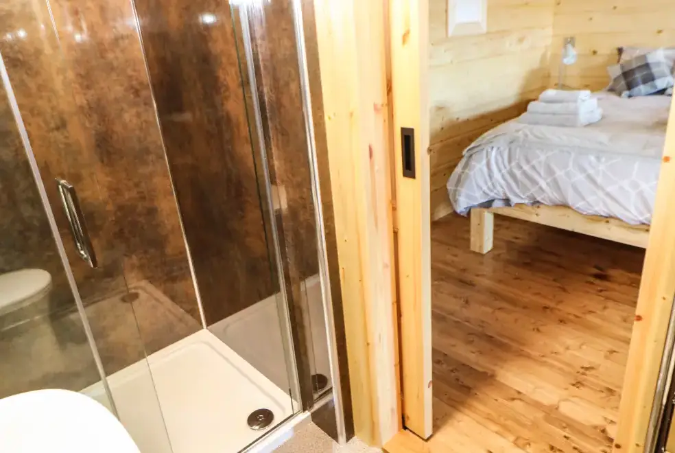 Ensuite bathroom at Badgers Sett