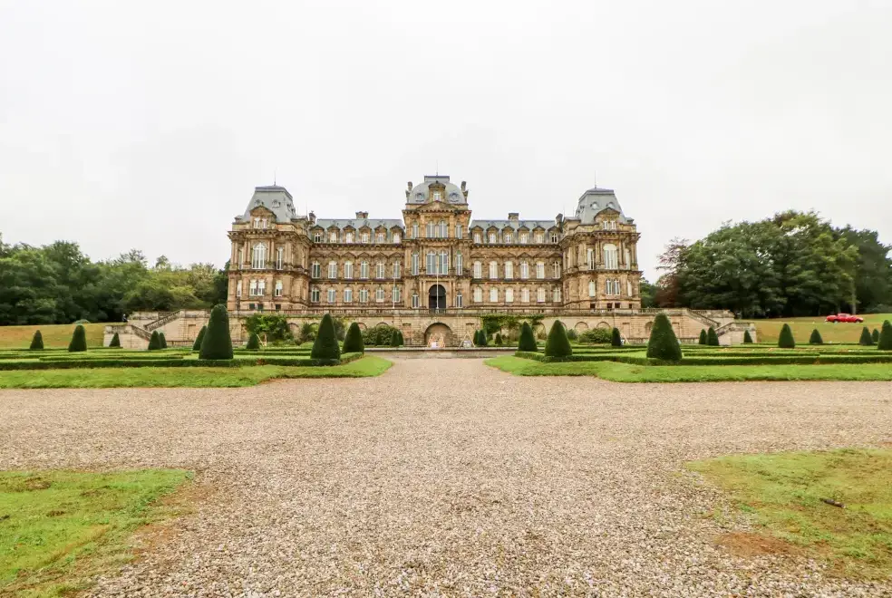 Badgers Sett, from the outside