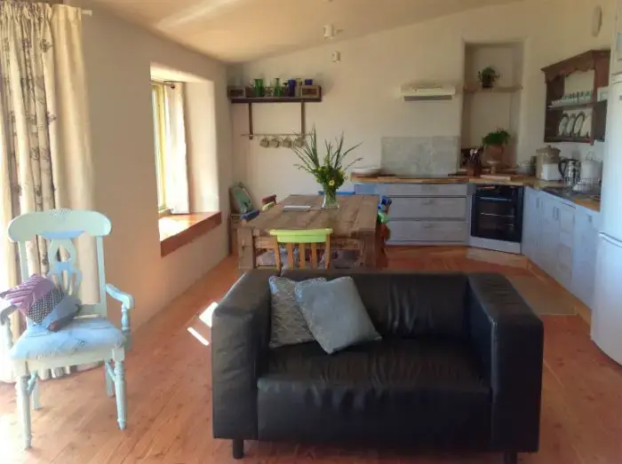 Kitchen/diner at Balebarn Eco Lodge