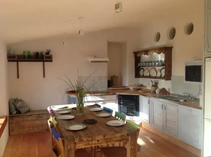 Kitchen/diner at Balebarn Eco Lodge