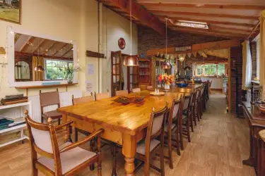 Cottages with parking in Wales