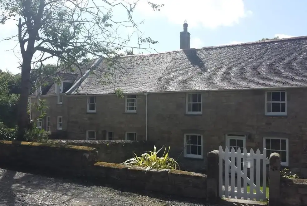 Barlowenath, from the outside