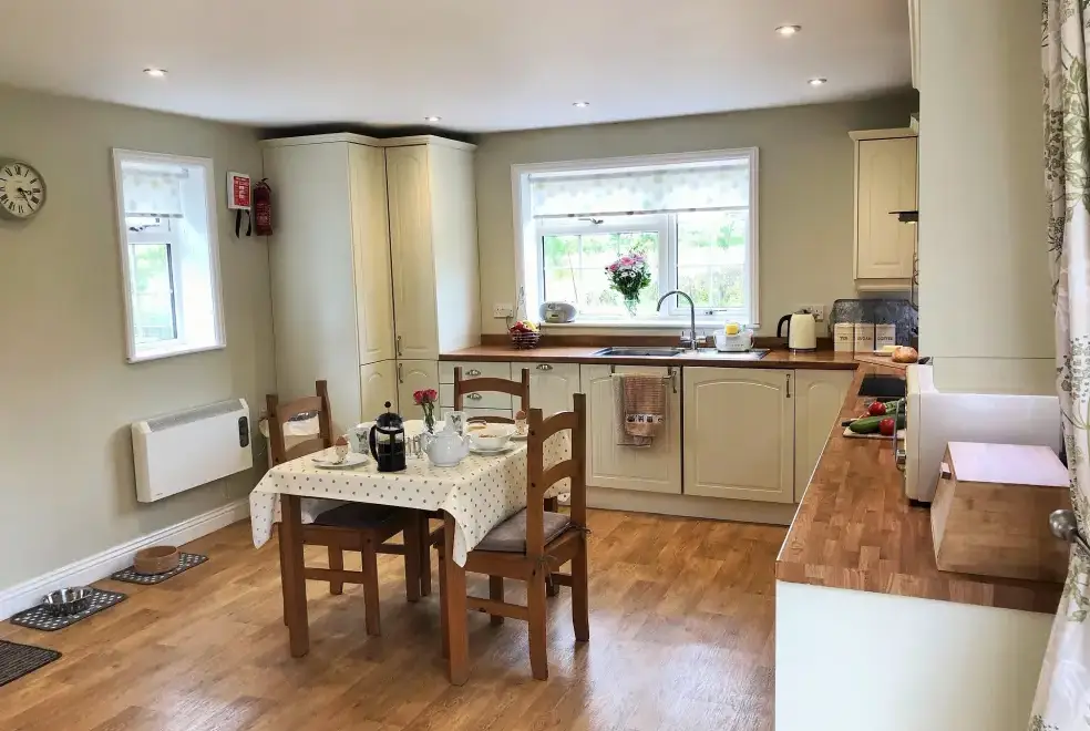 Kitchen/diner at Barn Owl Cottage