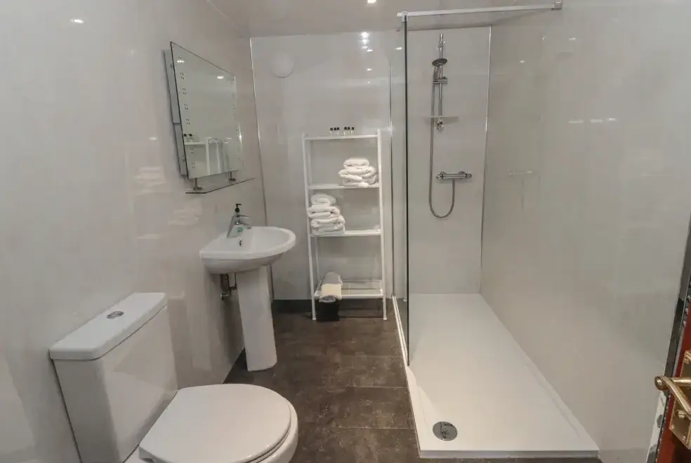 Shower room at Barnacre